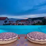 Luxury Omnia Hvar With Infinity Pool Βίλα